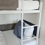 아파트 Casa8070 - Exklusive Grosse Maisonette-wohnung 91 Qm Fuer Familien, Gruppen, Geschaeftsreisende, Inklusive Parkplatz, Wlan, Kaffee Und Tee, Voll Ausgestattet Fuer 1 Bis 9 Personen, Zentrumsnah An Der Autobahn A9 Ingolstadt-sued *