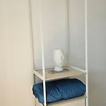 Casa8070 - Exklusive Grosse Maisonette-wohnung 91 Qm Fuer Familien, Gruppen, Geschaeftsreisende, Inklusive Parkplatz, Wlan, Kaffee Und Tee, Voll Ausgestattet Fuer 1 Bis 9 Personen, Zentrumsnah An Der Autobahn A9 Ingolstadt-sued 아파트 잉골슈타트