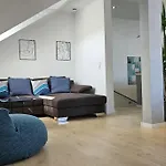 Casa8070 - Exklusive Grosse Maisonette-wohnung 91 Qm Fuer Familien, Gruppen, Geschaeftsreisende, Inklusive Parkplatz, Wlan, Kaffee Und Tee, Voll Ausgestattet Fuer 1 Bis 9 Personen, Zentrumsnah An Der Autobahn A9 Ingolstadt-sued * 잉골슈타트