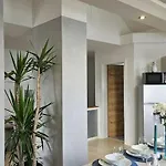 Casa8070 - Exklusive Grosse Maisonette-wohnung 91 Qm Fuer Familien, Gruppen, Geschaeftsreisende, Inklusive Parkplatz, Wlan, Kaffee Und Tee, Voll Ausgestattet Fuer 1 Bis 9 Personen, Zentrumsnah An Der Autobahn A9 Ingolstadt-sued
