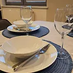 Casa8070 - Exklusive Grosse Maisonette-wohnung 91 Qm Fuer Familien, Gruppen, Geschaeftsreisende, Inklusive Parkplatz, Wlan, Kaffee Und Tee, Voll Ausgestattet Fuer 1 Bis 9 Personen, Zentrumsnah An Der Autobahn A9 Ingolstadt-sued * 잉골슈타트