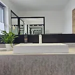 Casa8070 - Exklusive Grosse Maisonette-wohnung 91 Qm Fuer Familien, Gruppen, Geschaeftsreisende, Inklusive Parkplatz, Wlan, Kaffee Und Tee, Voll Ausgestattet Fuer 1 Bis 9 Personen, Zentrumsnah An Der Autobahn A9 Ingolstadt-sued