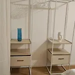 아파트 Casa8070 - Exklusive Grosse Maisonette-wohnung 91 Qm Fuer Familien, Gruppen, Geschaeftsreisende, Inklusive Parkplatz, Wlan, Kaffee Und Tee, Voll Ausgestattet Fuer 1 Bis 9 Personen, Zentrumsnah An Der Autobahn A9 Ingolstadt-sued 잉골슈타트