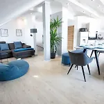Casa8070 - Exklusive Grosse Maisonette-wohnung 91 Qm Fuer Familien, Gruppen, Geschaeftsreisende, Inklusive Parkplatz, Wlan, Kaffee Und Tee, Voll Ausgestattet Fuer 1 Bis 9 Personen, Zentrumsnah An Der Autobahn A9 Ingolstadt-sued * 잉골슈타트