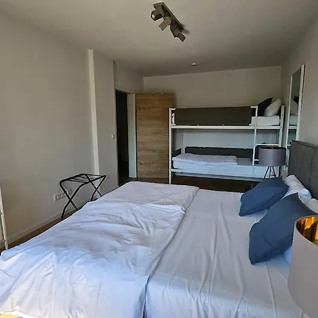 Casa 8070 Donau Am Auwaldsee An Der A9 - Stilvolle Maisonette-wohnung 91qm 4 Ideal Fuer Gruppen Familien Geschaeftsreisende Fuer 1-9 Personen Inklusive Wlan Netflix Waiputv Kaffee Tee & Kostenloser Parkplatz Am Haus