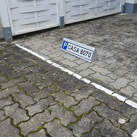 Apartment Casa 8070 Donau Am Auwaldsee An Der A9 - Stilvolle Maisonette-wohnung 91qm 4 Ideal Fuer Gruppen Familien Geschaeftsreisende Fuer 1-9 Personen Inklusive Wlan Netflix Waiputv Kaffee Tee & Kostenloser Parkplatz Am Haus *