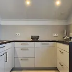 Casa8070 - Exklusive Grosse Maisonette-wohnung 91 Qm Fuer Familien, Gruppen, Geschaeftsreisende, Inklusive Parkplatz, Wlan, Kaffee Und Tee, Voll Ausgestattet Fuer 1 Bis 9 Personen, Zentrumsnah An Der Autobahn A9 Ingolstadt-sued