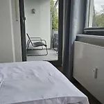 Casa8070 - Exklusive Grosse Maisonette-wohnung 91 Qm Fuer Familien, Gruppen, Geschaeftsreisende, Inklusive Parkplatz, Wlan, Kaffee Und Tee, Voll Ausgestattet Fuer 1 Bis 9 Personen, Zentrumsnah An Der Autobahn A9 Ingolstadt-sued Apartmán Ingolstadt