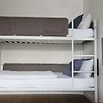 Casa8070 - Exklusive Grosse Maisonette-wohnung 91 Qm Fuer Familien, Gruppen, Geschaeftsreisende, Inklusive Parkplatz, Wlan, Kaffee Und Tee, Voll Ausgestattet Fuer 1 Bis 9 Personen, Zentrumsnah An Der Autobahn A9 Ingolstadt-sued インゴルシュタット