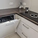 Casa8070 - Exklusive Grosse Maisonette-wohnung 91 Qm Fuer Familien, Gruppen, Geschaeftsreisende, Inklusive Parkplatz, Wlan, Kaffee Und Tee, Voll Ausgestattet Fuer 1 Bis 9 Personen, Zentrumsnah An Der Autobahn A9 Ingolstadt-sued Apartmán Ingolstadt