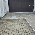 Apartament Casa8070 - Exklusive Grosse Maisonette-wohnung 91 Qm Fuer Familien, Gruppen, Geschaeftsreisende, Inklusive Parkplatz, Wlan, Kaffee Und Tee, Voll Ausgestattet Fuer 1 Bis 9 Personen, Zentrumsnah An Der Autobahn A9 Ingolstadt-sued Ingolstadt