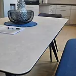 Casa8070 - Exklusive Grosse Maisonette-wohnung 91 Qm Fuer Familien, Gruppen, Geschaeftsreisende, Inklusive Parkplatz, Wlan, Kaffee Und Tee, Voll Ausgestattet Fuer 1 Bis 9 Personen, Zentrumsnah An Der Autobahn A9 Ingolstadt-sued * インゴルシュタット