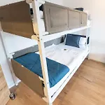 Apartmán Casa8070 - Exklusive Grosse Maisonette-wohnung 91 Qm Fuer Familien, Gruppen, Geschaeftsreisende, Inklusive Parkplatz, Wlan, Kaffee Und Tee, Voll Ausgestattet Fuer 1 Bis 9 Personen, Zentrumsnah An Der Autobahn A9 Ingolstadt-sued
