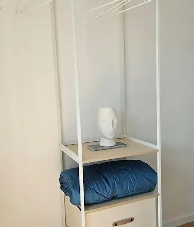 Casa 8070 Exklusive Maisonette-wohnung 91 Qm Fuer Familien, Gruppen, Geschaeftsreisende, Inklusive Parkplatz, Wlan, Kaffee Und Tee, Voll Ausgestattet Fuer 1 Bis 9 Gaeste, Zentrumsnah, Autobahn A9 Ingolstadt-sued, Donau, Auwaldsee Und Gewerbegebiet דירה אינגולשטאט