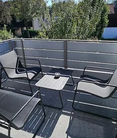 Casa 8070 Exklusive Maisonette-wohnung 91 Qm Fuer Familien, Gruppen, Geschaeftsreisende, Inklusive Parkplatz, Wlan, Kaffee Und Tee, Voll Ausgestattet Fuer 1 Bis 9 Gaeste, Zentrumsnah, Autobahn A9 Ingolstadt-sued, Donau, Auwaldsee Und Gewerbegebiet דירה *