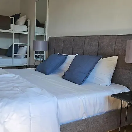 דירה Casa 8070 Exklusive Maisonette-wohnung 91 Qm Fuer Familien, Gruppen, Geschaeftsreisende, Inklusive Parkplatz, Wlan, Kaffee Und Tee, Voll Ausgestattet Fuer 1 Bis 9 Gaeste, Zentrumsnah, Autobahn A9 Ingolstadt-sued, Donau, Auwaldsee Und Gewerbegebiet אינגולשטאט