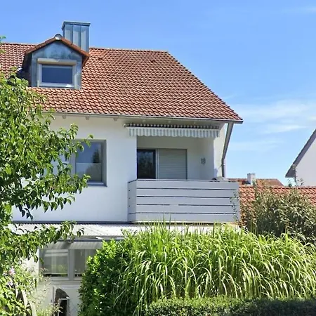 Apartamento Casa8070 - Exklusive Große Maisonette-wohnung 91 Qm Für Familien, Gruppen, Geschäftsreisende, Inklusive Parkplatz, Wlan, Kaffee Und Tee, Voll Ausgestattet Für 1 Bis 9 Personen, Zentrumsnah An Der Autobahn A9 Ingolstadt-süd *