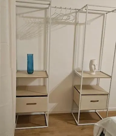 דירה Casa 8070 Exklusive Maisonette-wohnung 91 Qm Fuer Familien, Gruppen, Geschaeftsreisende, Inklusive Parkplatz, Wlan, Kaffee Und Tee, Voll Ausgestattet Fuer 1 Bis 9 Gaeste, Zentrumsnah, Autobahn A9 Ingolstadt-sued, Donau, Auwaldsee Und Gewerbegebiet אינגולשטאט