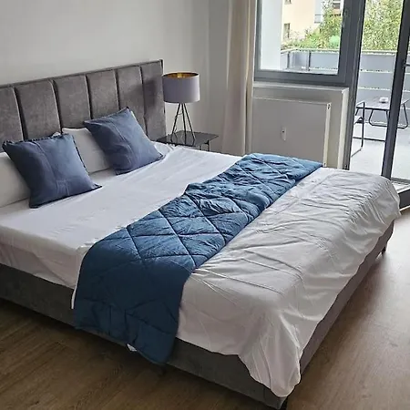 דירה Casa 8070 Exklusive Maisonette-wohnung 91 Qm Fuer Familien, Gruppen, Geschaeftsreisende, Inklusive Parkplatz, Wlan, Kaffee Und Tee, Voll Ausgestattet Fuer 1 Bis 9 Gaeste, Zentrumsnah, Autobahn A9 Ingolstadt-sued, Donau, Auwaldsee Und Gewerbegebiet *