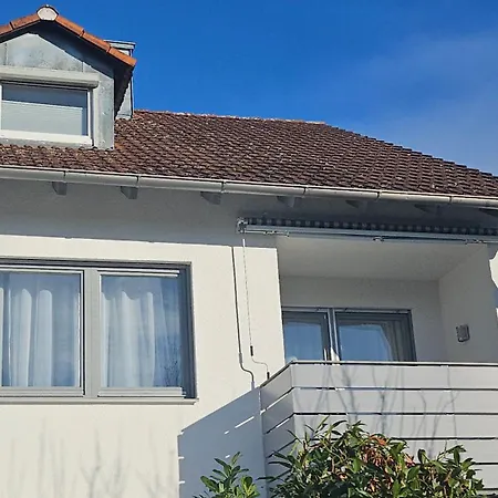 דירה Casa 8070 Exklusive Maisonette-wohnung 91 Qm Fuer Familien, Gruppen, Geschaeftsreisende, Inklusive Parkplatz, Wlan, Kaffee Und Tee, Voll Ausgestattet Fuer 1 Bis 9 Gaeste, Zentrumsnah, Autobahn A9 Ingolstadt-sued, Donau, Auwaldsee Und Gewerbegebiet *