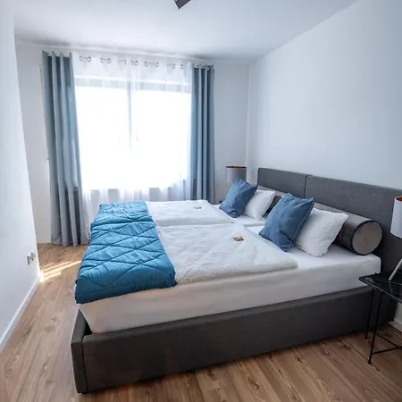 Casa 8070 Exklusive Maisonette-wohnung 91 Qm Fuer Familien, Gruppen, Geschaeftsreisende, Inklusive Parkplatz, Wlan, Kaffee Und Tee, Voll Ausgestattet Fuer 1 Bis 9 Gaeste, Zentrumsnah, Autobahn A9 Ingolstadt-sued, Donau, Auwaldsee Und Gewerbegebiet