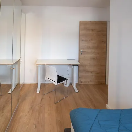 Casa 8070 Exklusive Maisonette-wohnung 91 Qm Fuer Familien, Gruppen, Geschaeftsreisende, Inklusive Parkplatz, Wlan, Kaffee Und Tee, Voll Ausgestattet Fuer 1 Bis 9 Gaeste, Zentrumsnah, Autobahn A9 Ingolstadt-sued, Donau, Auwaldsee Und Gewerbegebiet *