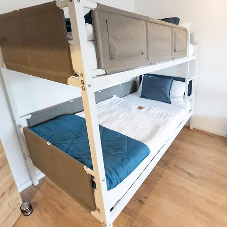 Apartment Casa 8070 Exklusive Maisonette-wohnung 91qm 4 Ideal Fuer Gruppen Familien Geschaeftsreisende Fuer 1-9 Personen Inklusive Wlan Netflix Waiputv Kaffee Tee & Kostenloser Parkplatz Am Haus