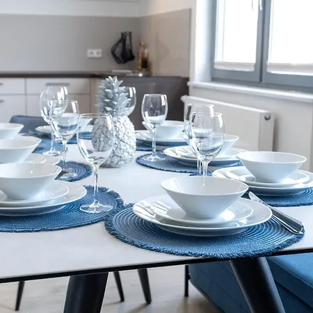 Casa 8070 Exklusive Maisonette-wohnung 91qm 4 Ideal Fuer Gruppen Familien Geschaeftsreisende Fuer 1-9 Personen Inklusive Wlan Netflix Waiputv Kaffee Tee & Kostenloser Parkplatz Am Haus Ingolstadt