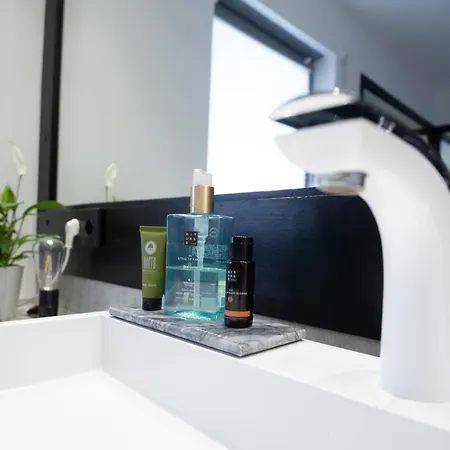 Casa 8070 Exklusive Maisonette-wohnung 91qm 4 Ideal Fuer Gruppen Familien Geschaeftsreisende Fuer 1-9 Personen Inklusive Wlan Netflix Waiputv Kaffee Tee & Kostenloser Parkplatz Am Haus Ingolstadt